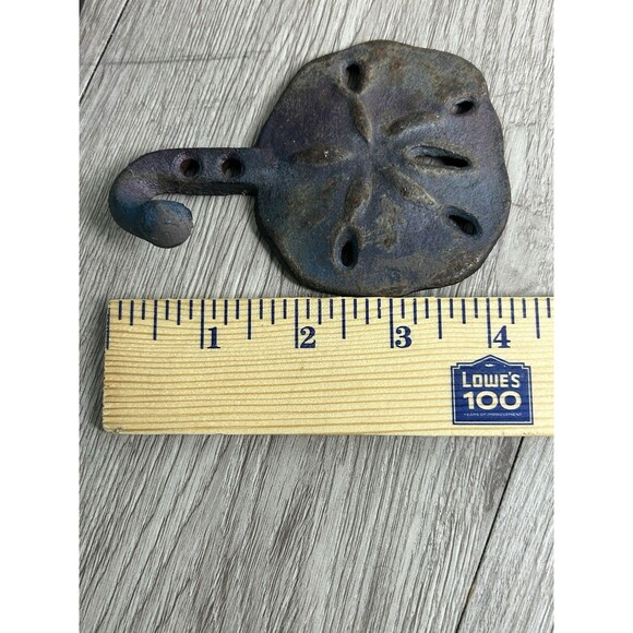 Set Of 2 Cast Iron Sand Dollar Wall Hooks Towel Hat Coat Bath Rust Finish - Picture 6 of 7